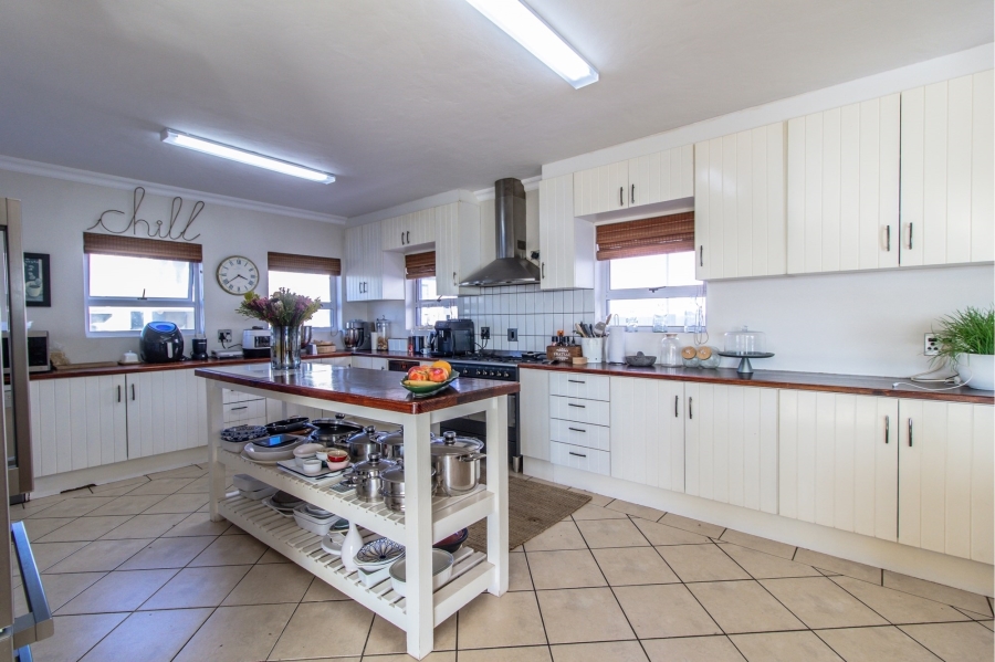 5 Bedroom Property for Sale in Calypso Beach Western Cape